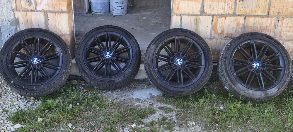 Sprzedam felgi BMW m pakiet 17cali z oponami