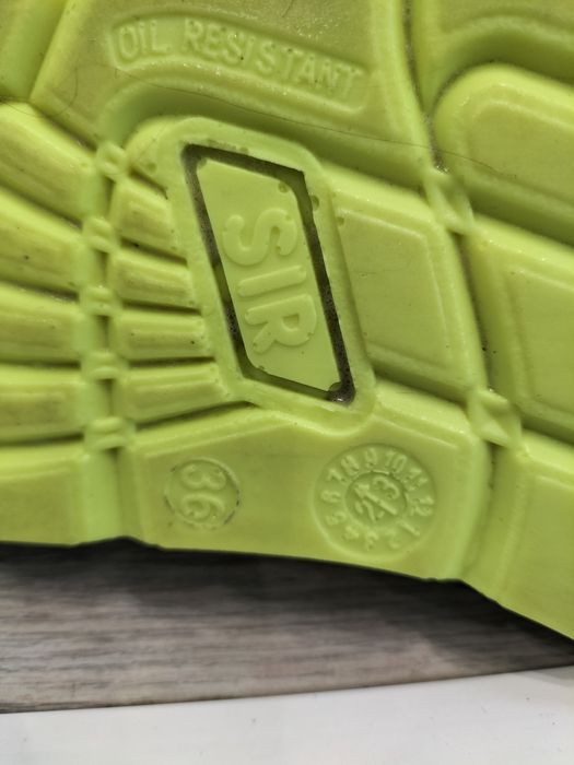 Buty robocze damskie.