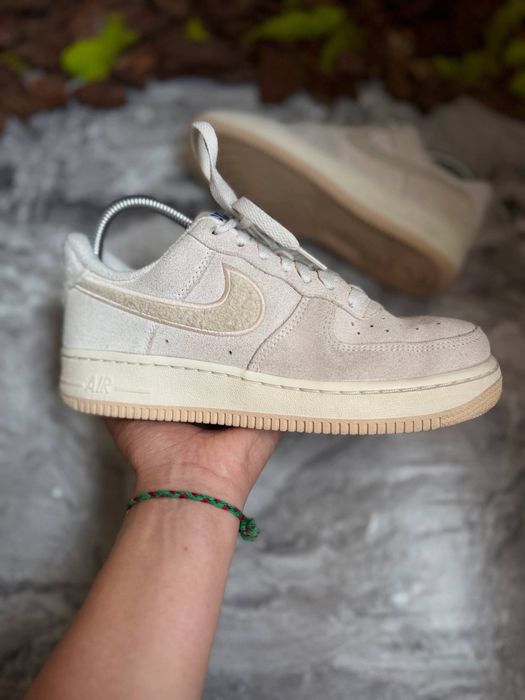 Оригінальні кросівки Nike Air Force 1 07 Se Beige / 38