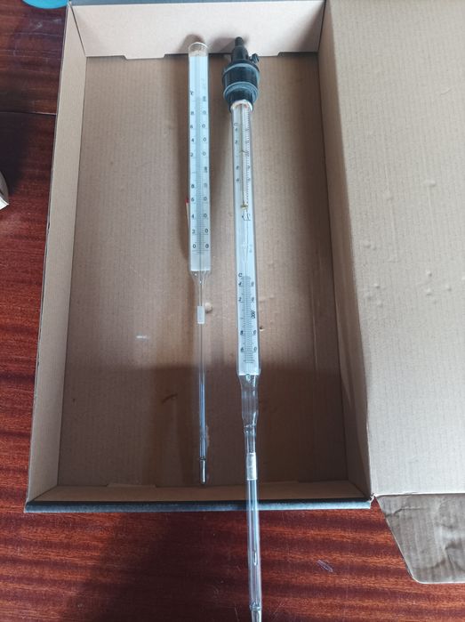 Термометр ртутный лабораторный,стеклянный
