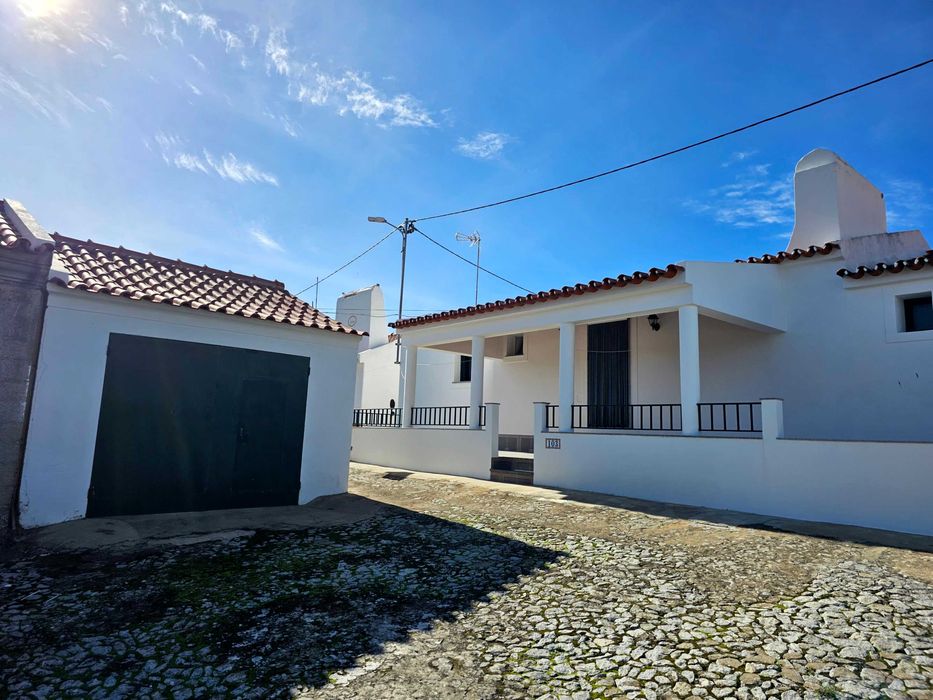 Vende-se moradia no coração do Alentejo! Paz e Sossego!