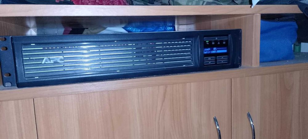 zasilacz UPS APC SMT1500RMI2U.
