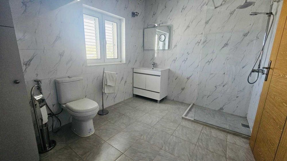 Moradia Totalmente Renovada
