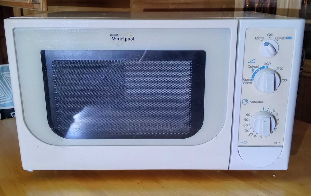 Micro ondas Whirlpool a funcionar