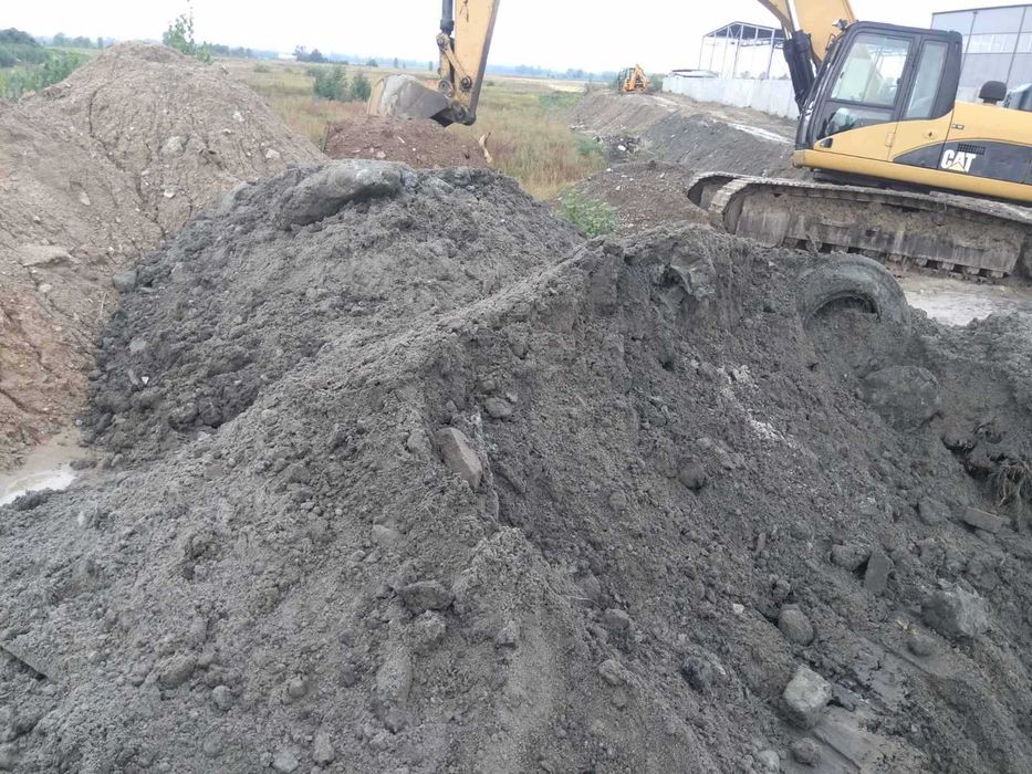 Доставка Чорнозем щебінь пісок грунт на  підсипку борисполь