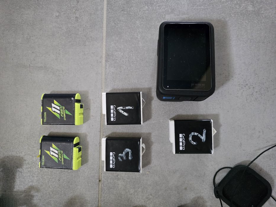 GoPro Hero 11 kamerka + mnóstwo gadżetów