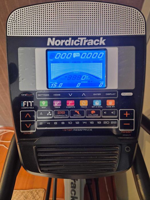 Elíptica NordicTrack E7.1 iFit – Power Ramp 20° – Excelente Estado