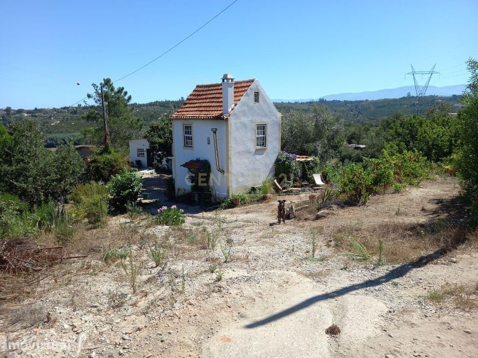 Quinta  com em Vila Nova de Oliveirinha, Oliveira do Hospital, Coimbra