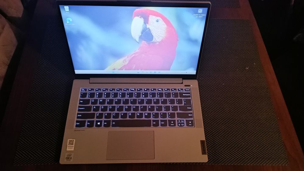 Laptop Lenovo 14 cali i5 10th gen; 8gb ram;119gb ssd, W11 podświetlana