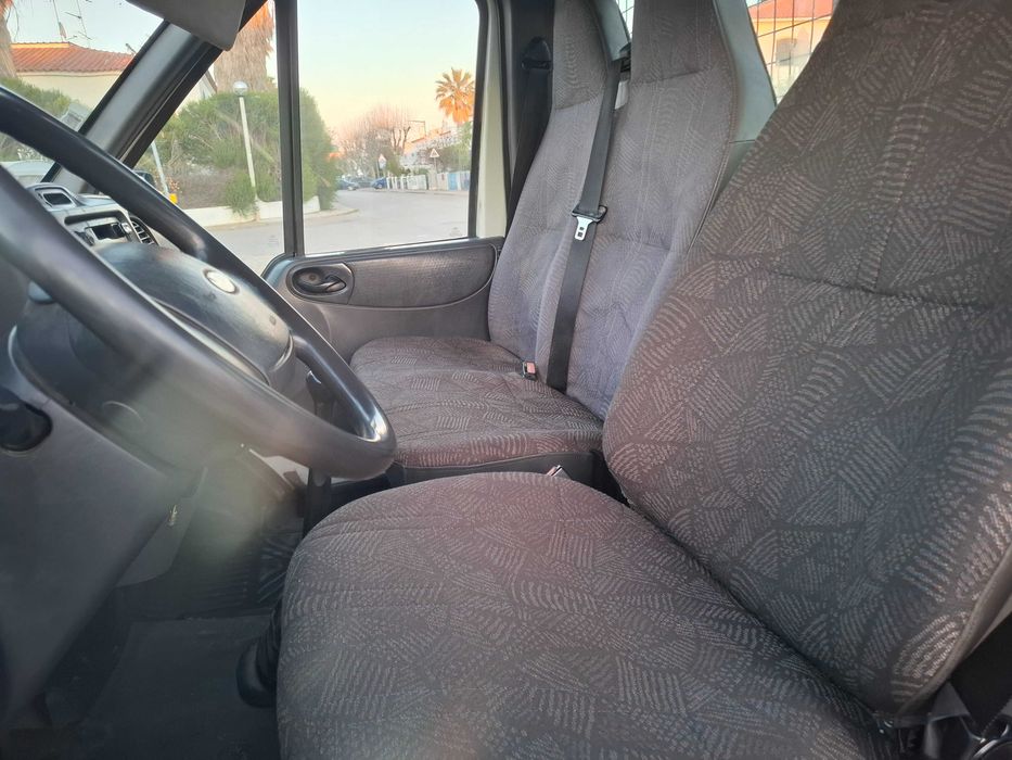 Ford transit de caixa aberta ligeira