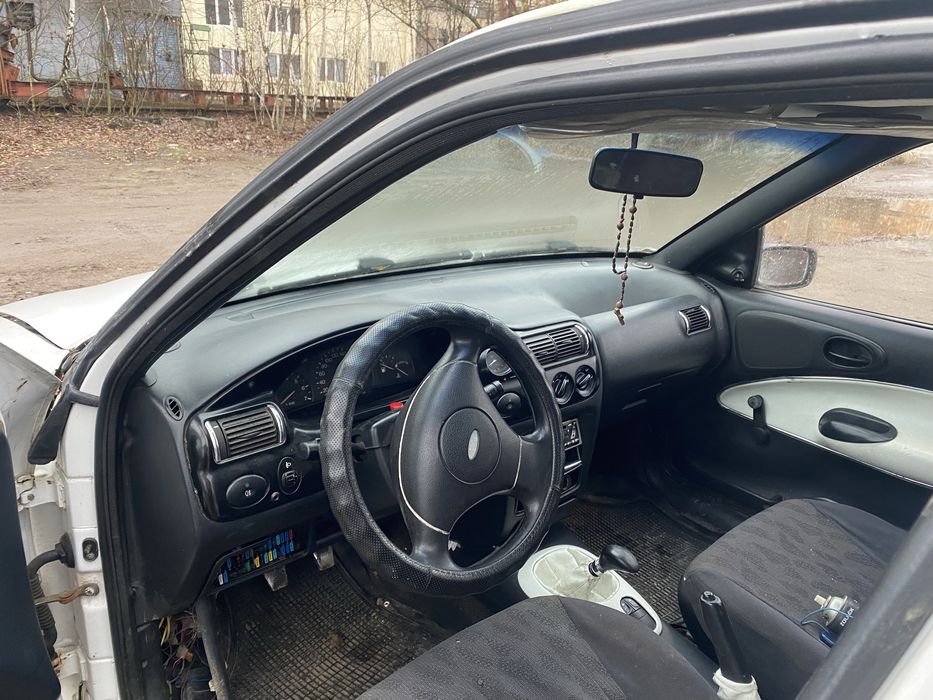 Форд ескорт 1996 рік