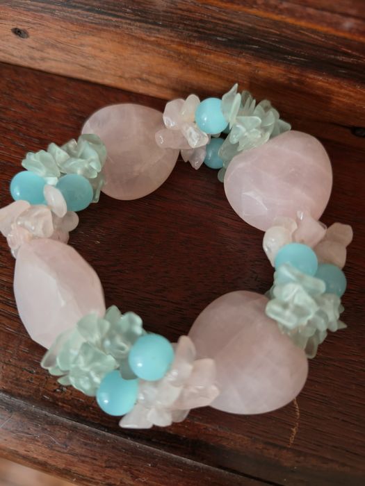 Pulseira nova com pedras naturais