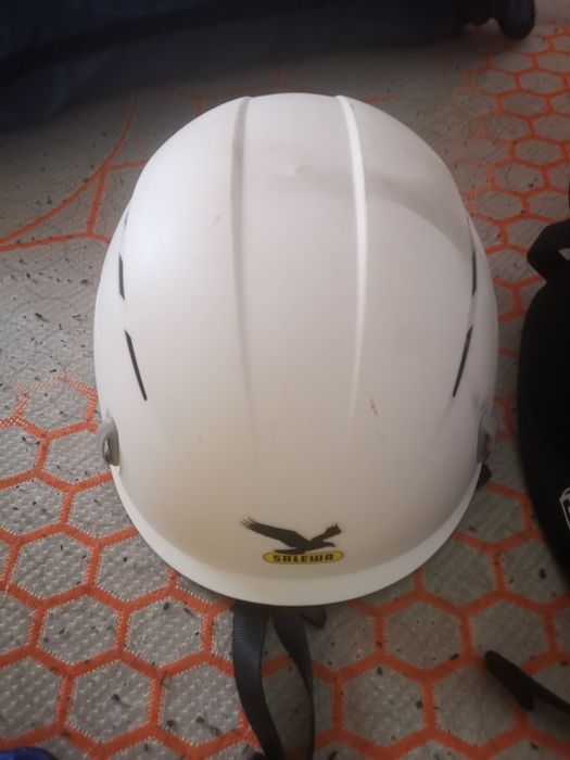 Vendo material de alpinismo ou montanhismo