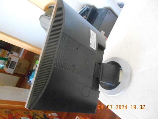 monitores hp,samsung,nec ATENÇÃO LER O ANUNCIO E VER AS FOTOS