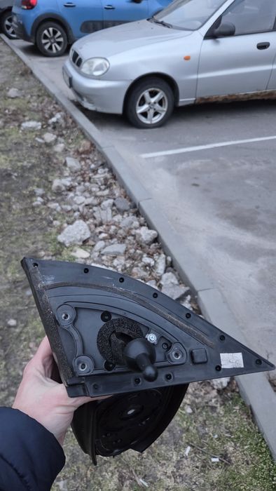 Правое Зеркало Hyundai Accent 2009