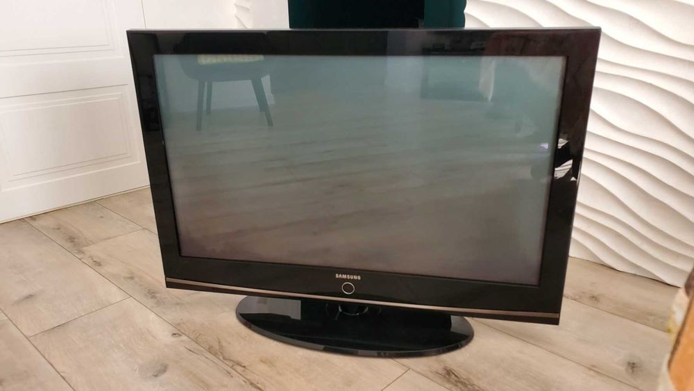 Телевизор 42 дюйма, плазма, Samsung PS-42C91HR, Full HD, без проблем.