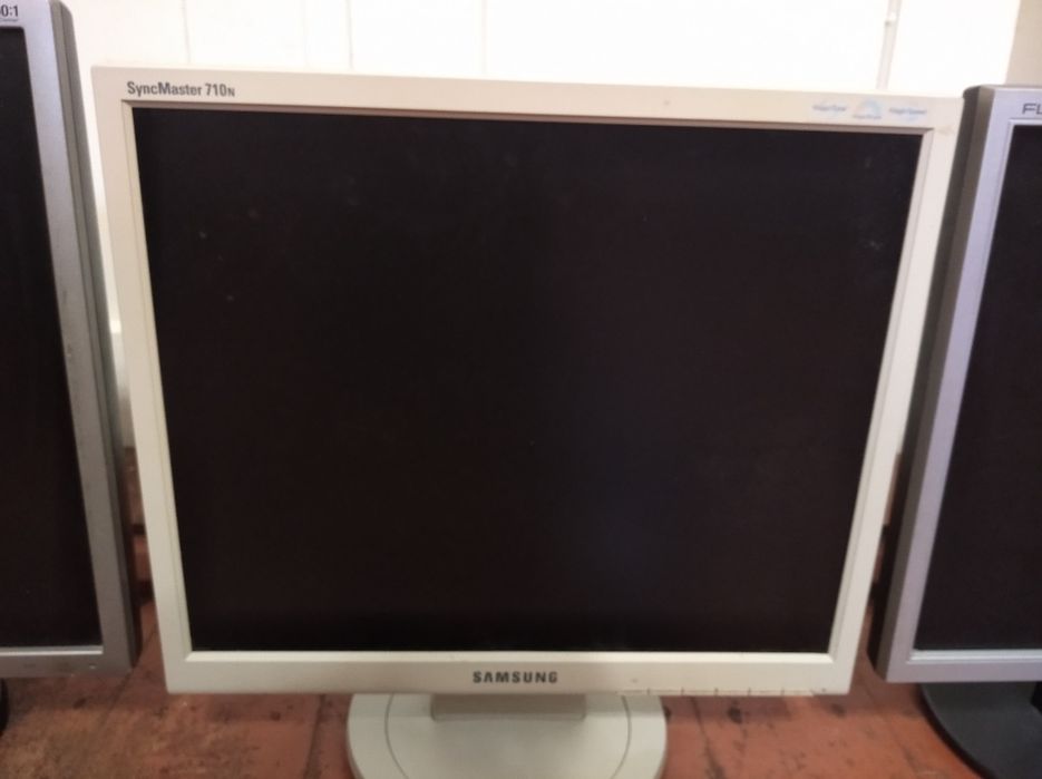 Мониторы  монітор Samsung 943n ; 710n ; Lg L1751sq
