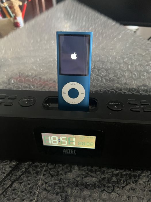 Coluna Altec e Ipod Nano