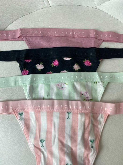 Majtki stringi 4 szt. z logo Victoria's Secret