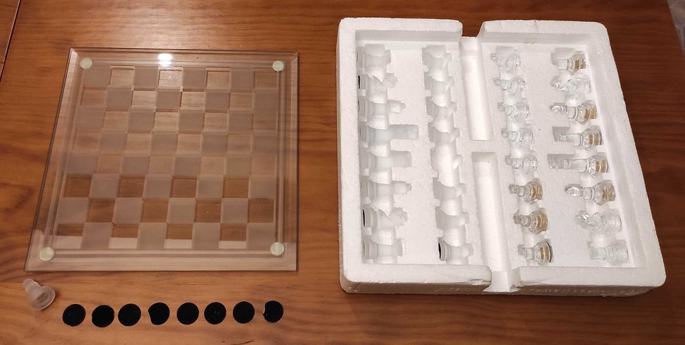 Jogo de Xadrez de Vidro (25 x 25 cm) [COM POUCO USO]