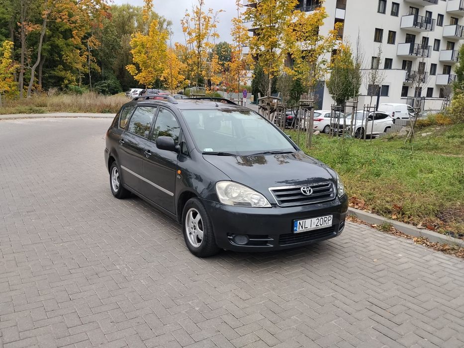 Toyota Avensis Verso