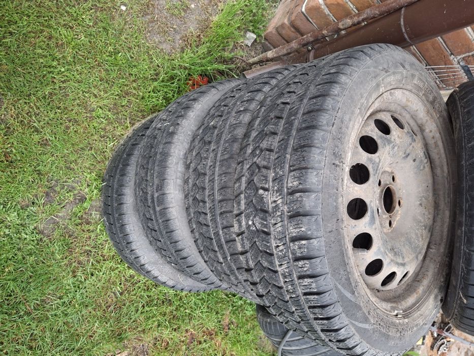 Koła Opony zimowe 16 205/55R16  5x100 vw bora