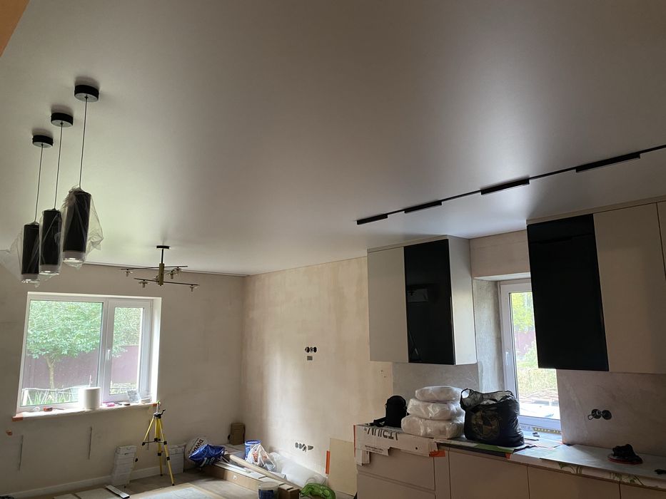 Натяжні стелі 250 м2