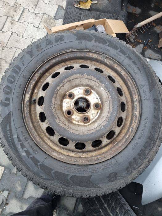2 koła Zimowe 195 65 r15 91t Goodyear 5x112 VW B5 Caddy 3 Pasat Audi a