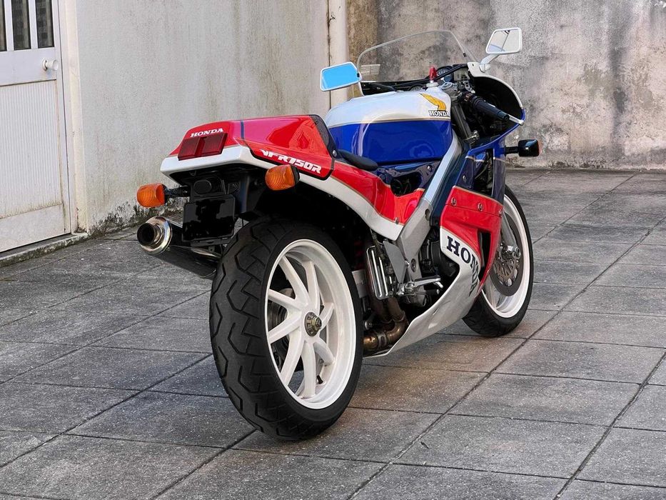 Honda RC30 VFR750R