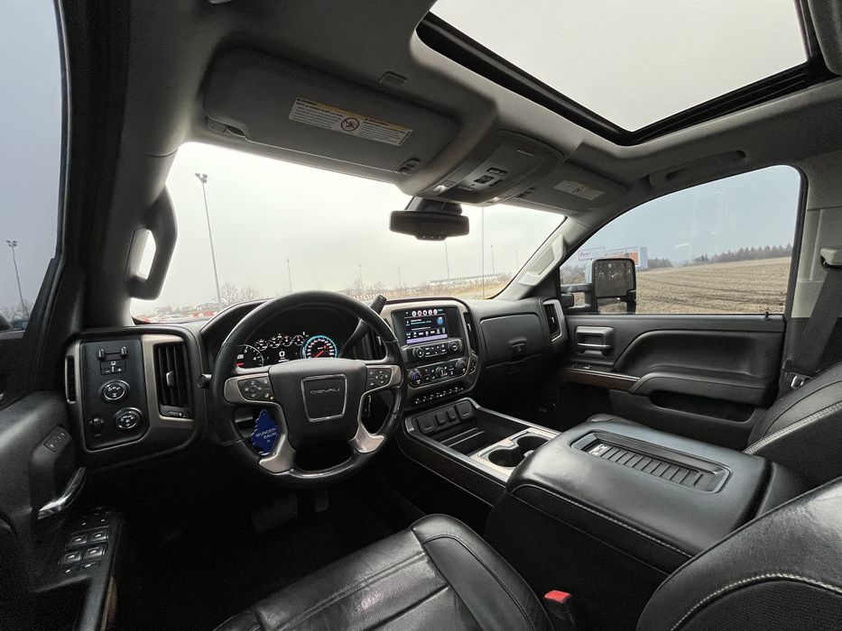 GMC Sierra 2500 6.6 V8 Duramax Diesel Denali - RAM F150 Silverado