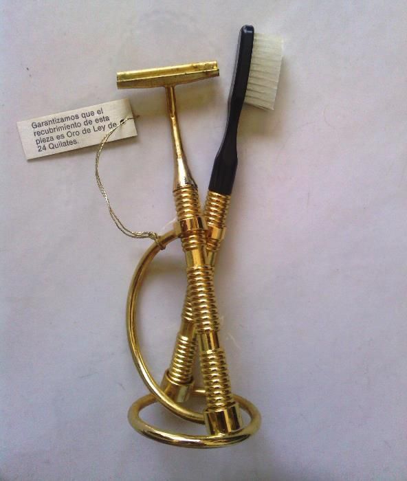 Conjunto Ouro de lei 24 Quilates Escova dentes+suporte de Barbear