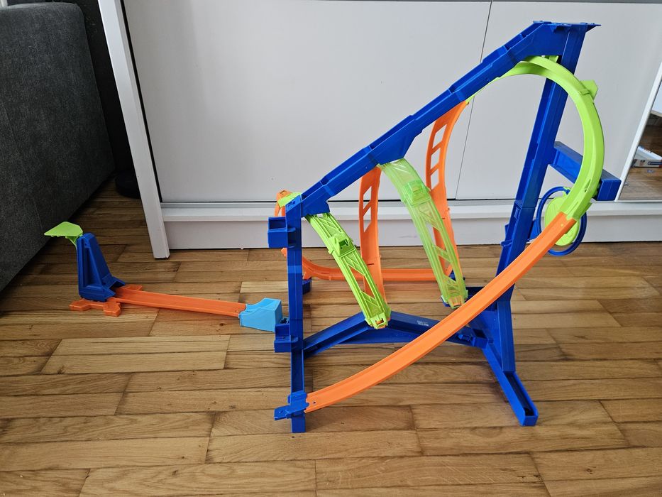 Hot Wheels Action Tor Potrójna Epicka Pętla HMX41