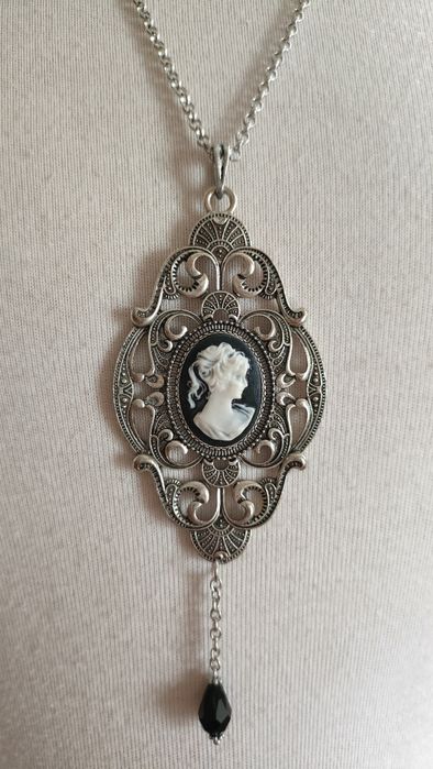 Colar gótico vitoriano camafeu dama