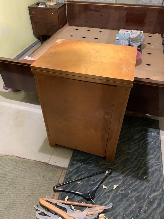 Швейна машинка з тумбою тумба тумбочка