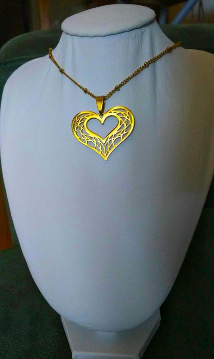 Colar Aço Dourado Trabalhado NOVO