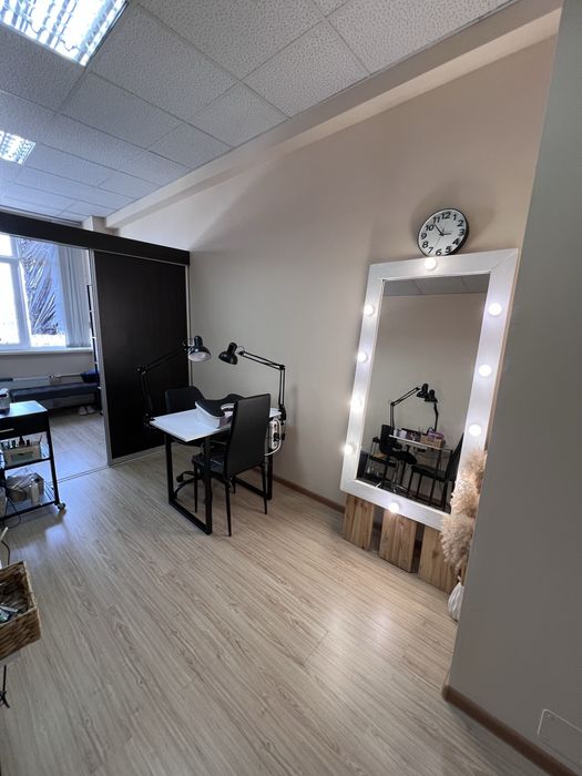 Арена для мастера маникюра педикюра