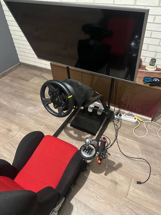 База - Thrustmaster t300 rs gt edition (симулятор)
(3 педалі)
Шифтер -