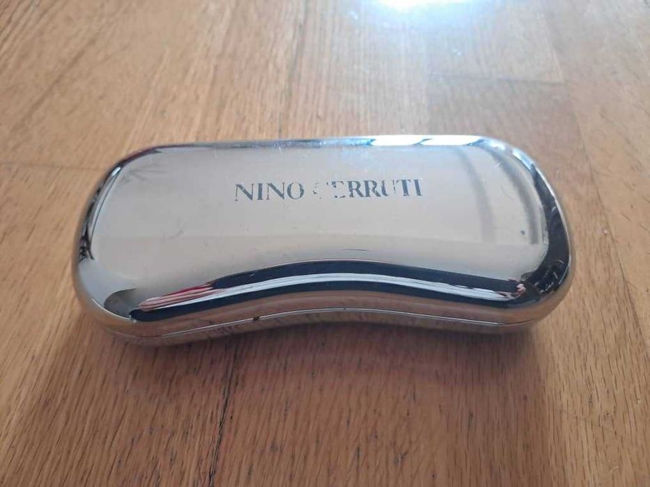 caixa com conjunto de canetas Nico Cerruti