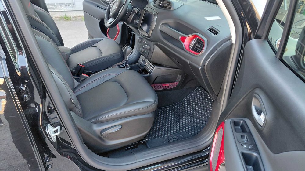 Jeep Renegade Trailhawk 2023 р 12т км пробіг