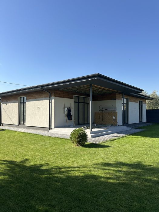 Продам новый дом в Новоалександровке