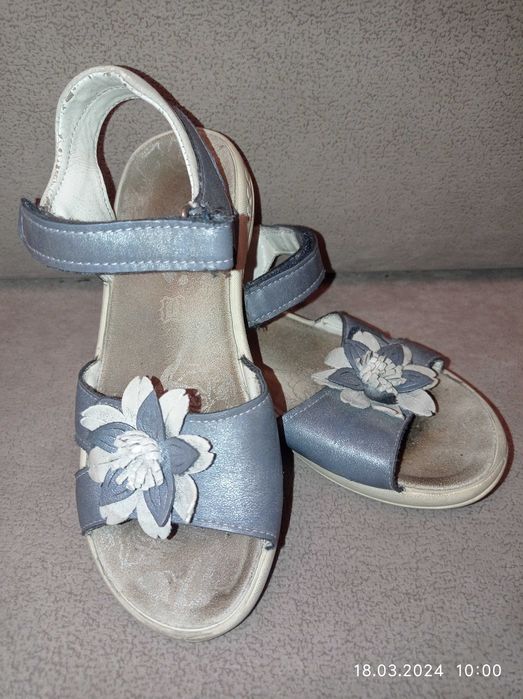 Босоножки для девочки 32р. Кожа.