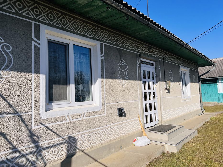 продам:) Будинок-господарство)торг