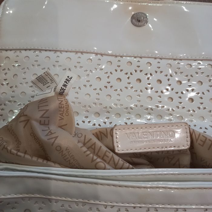 Сумки:  Guess, Valentino, Gucci