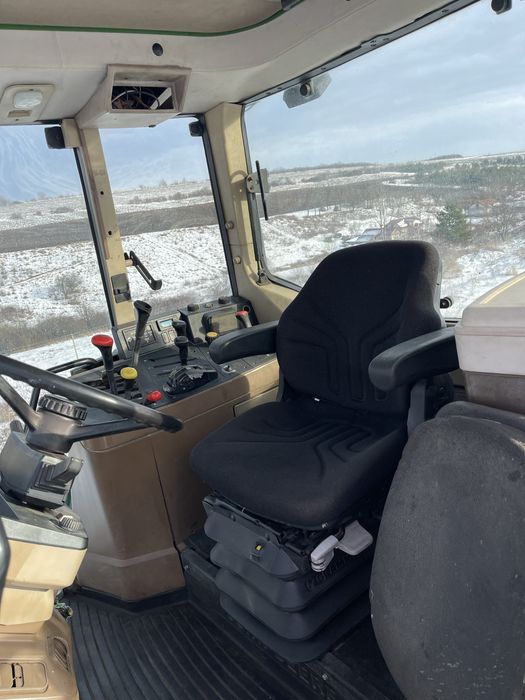 Трактор John Deere 6800