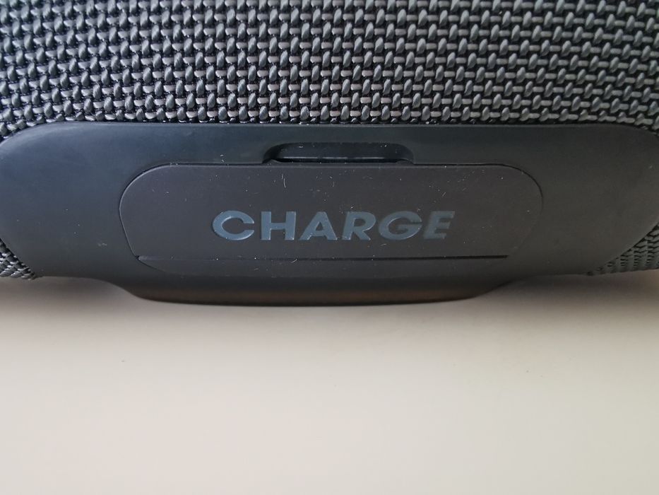 Coluna JBL Charge Essential 2