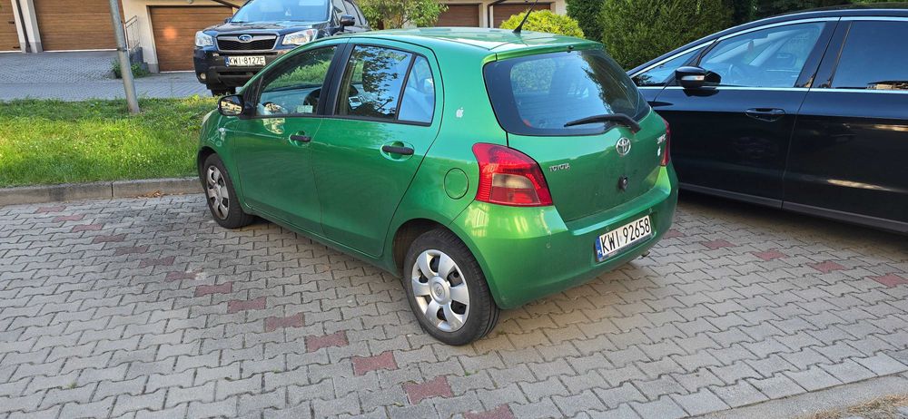 Toyota yaris 1.3 piękny kolor