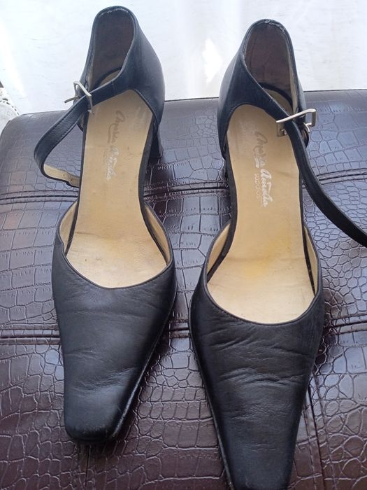 Sapatos pele, pretos