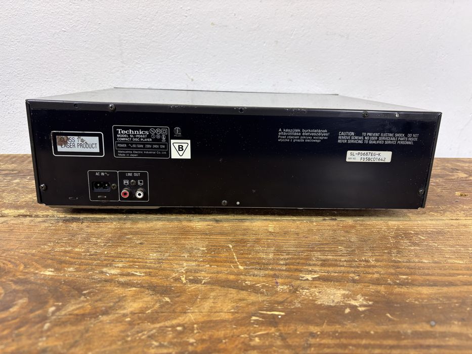 Odtwarzacz CD szuflada Technics SL PD 687