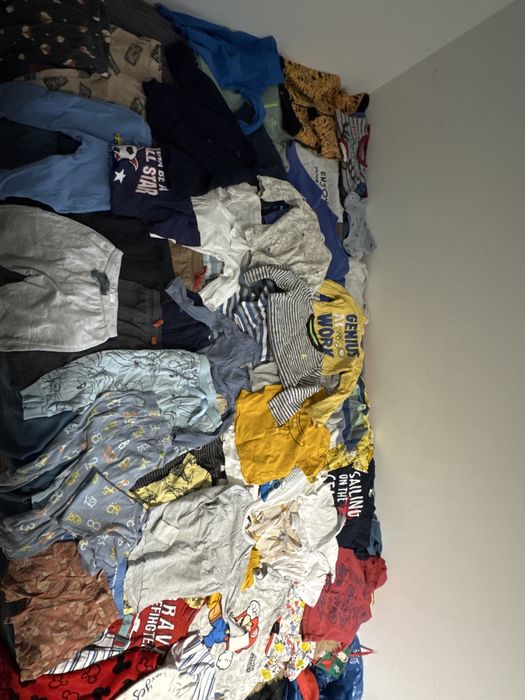 Paka ubrań  dla chlopca rozm 86 104 ; spodnie koszulki, bluzy