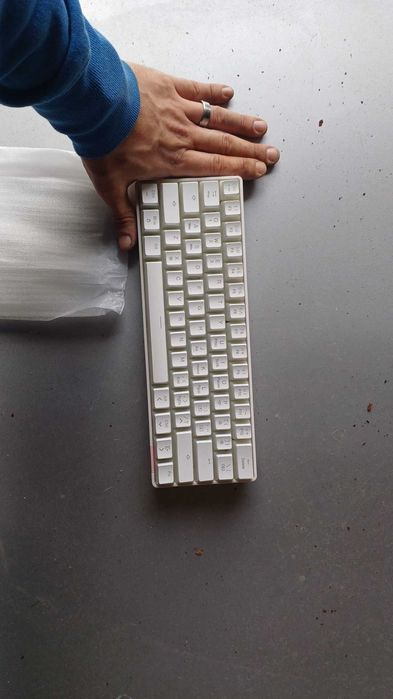 Teclado Gaming SKT61